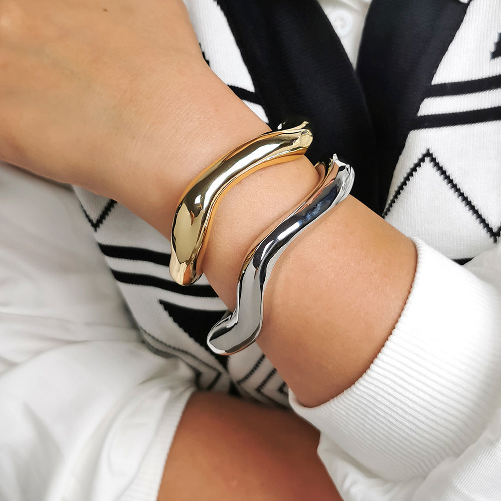 Bracelet à bords larges en alliage exagéré