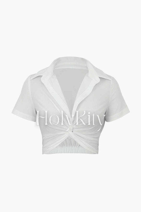 Kurzes Hemd mit Twist-Detail