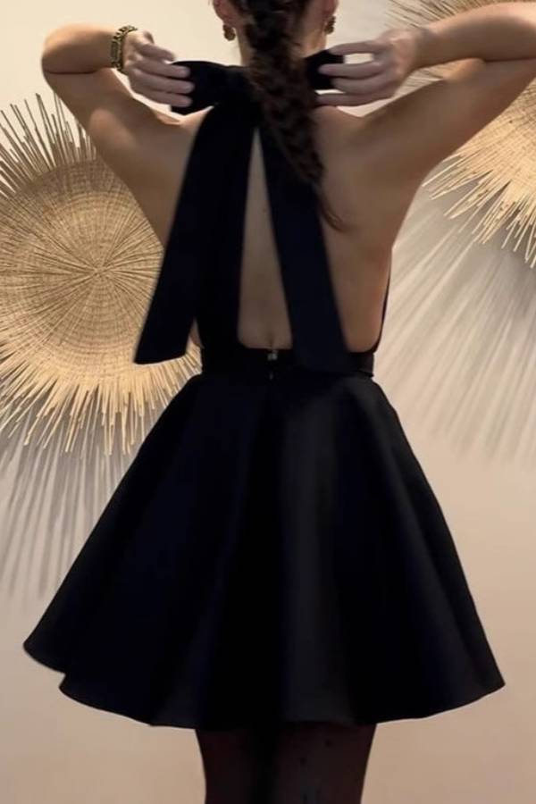 Audrey Hepburn Style Halter Neck Backless Bowknot Waist-Cinched A-Line Little Black Dress