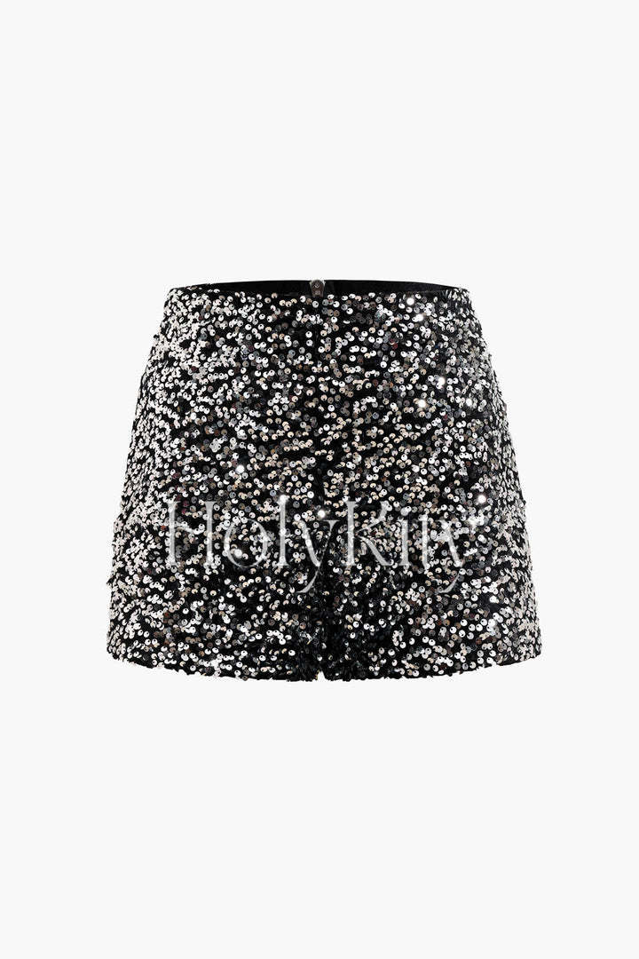 Short orné de paillettes