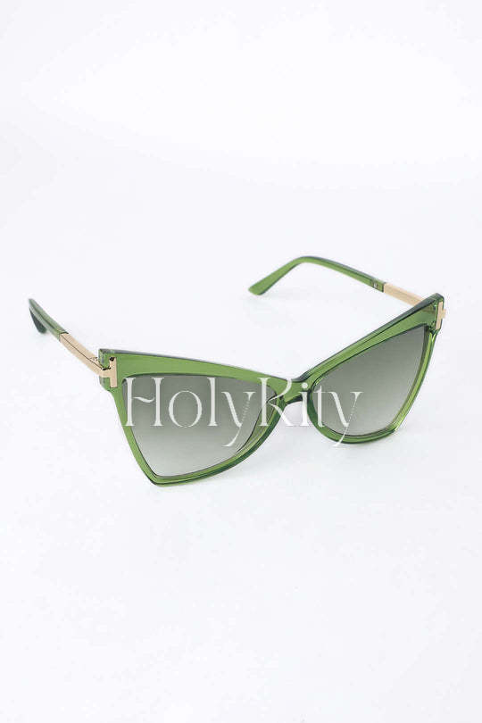 Lunettes de soleil œil de chat inclinées