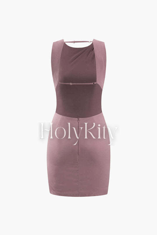 Rückenfreies, ärmelloses Minikleid mit Rüschen