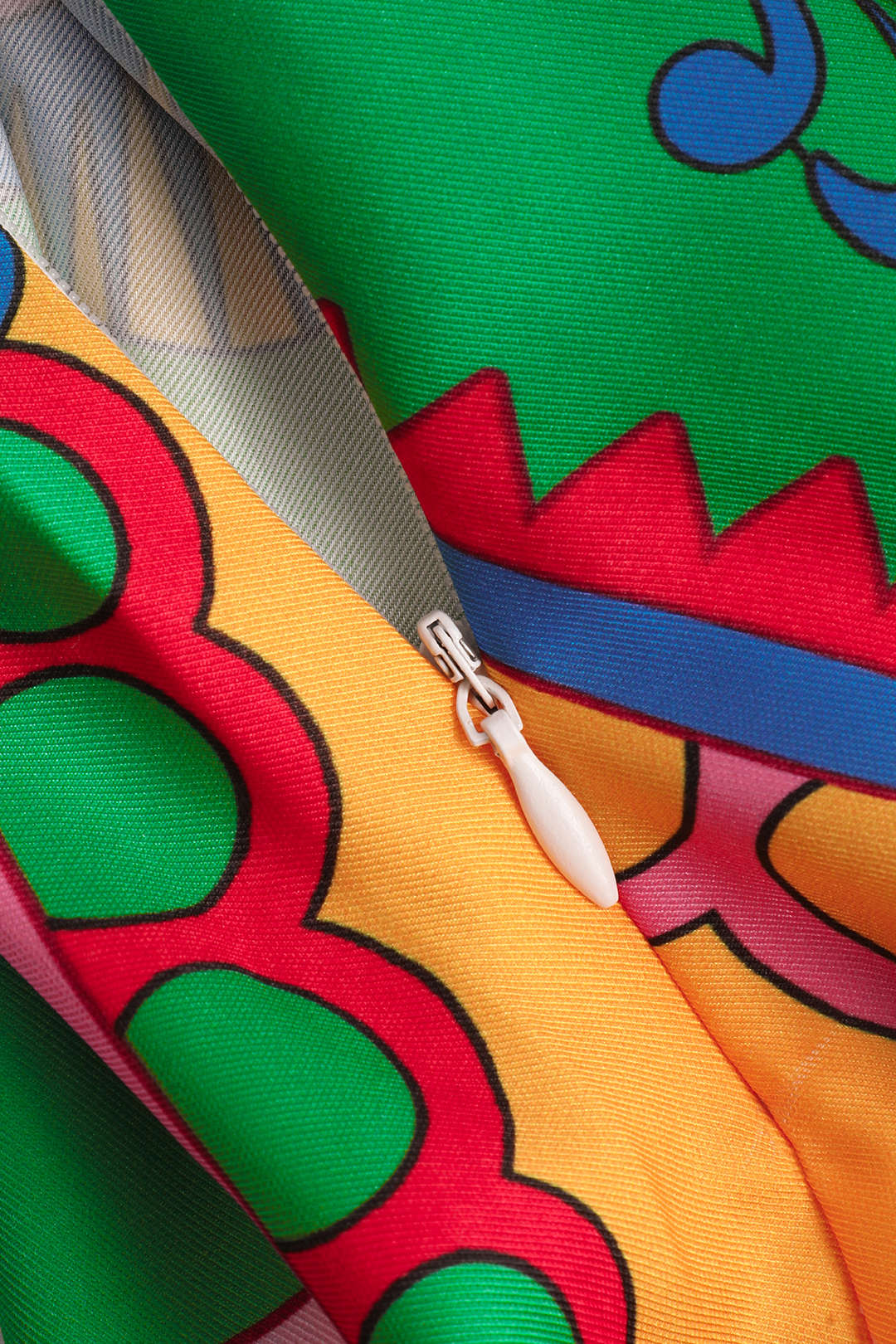 Bedrucktes, gerüschtes Wickel-Midikleid