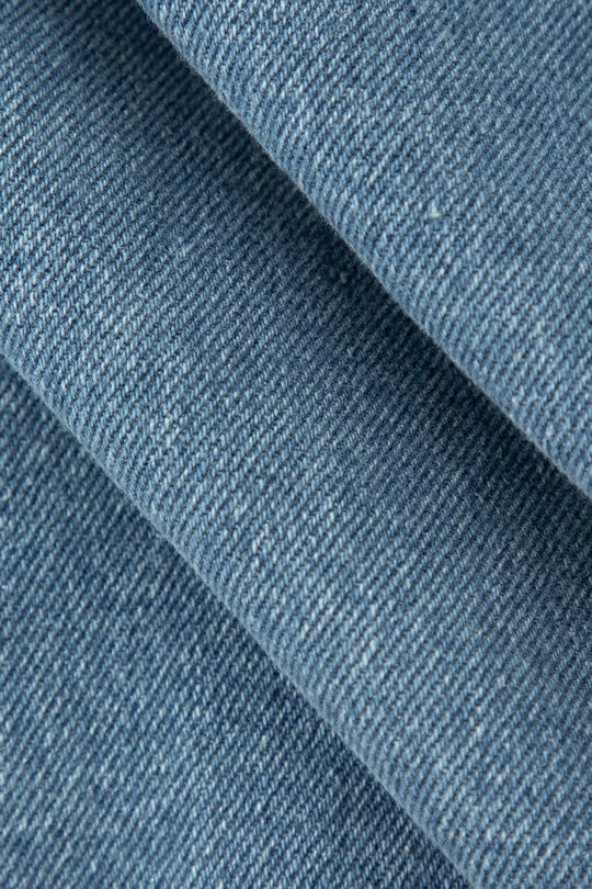 Denim-Damenmantel mit V-Ausschnitt und Knopfleiste
