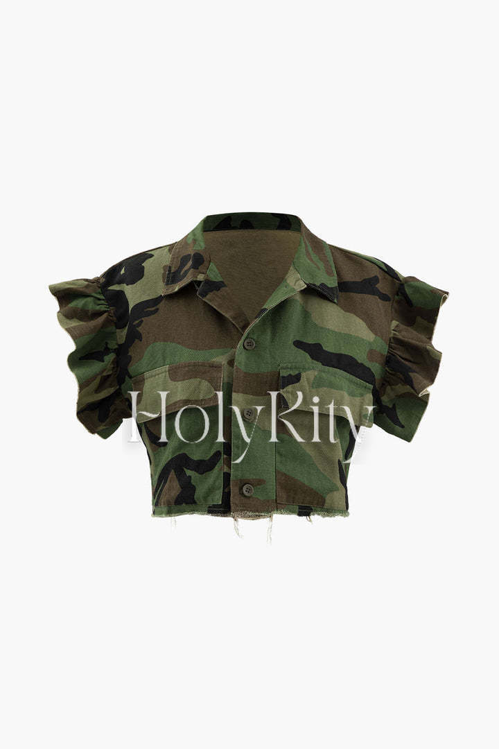 Kurzes Hemd mit Camouflage-Muster und Rüschenärmeln