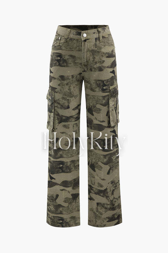 Cargojeans mit Klapptaschen und Camouflage-Print