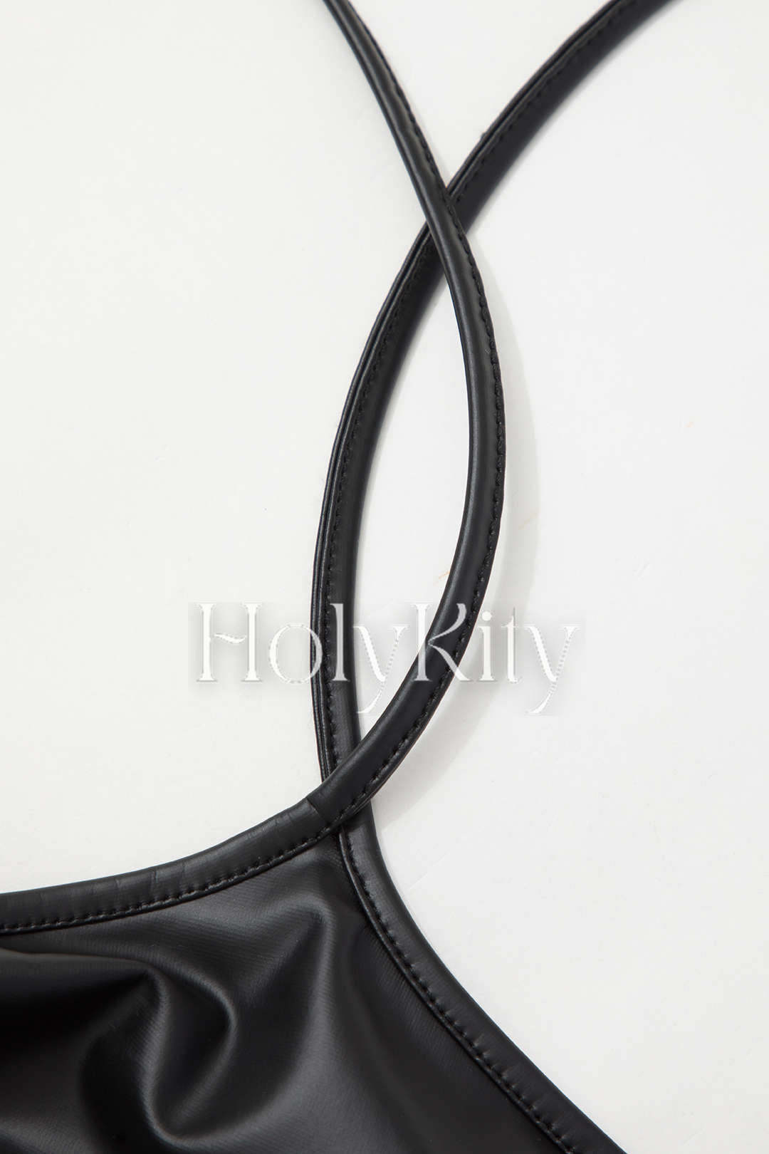 Neckholder-Camisole aus Kunstleder