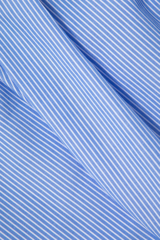 Chemise courte surdimensionnée à rayures fines et poignets roulés