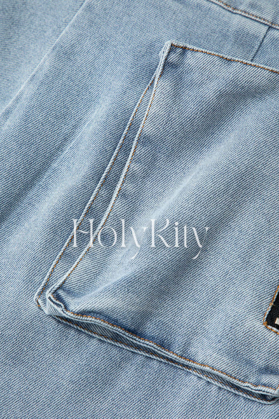 Cargohose mit hoher Taille und Pattentaschen und Nahtdetail