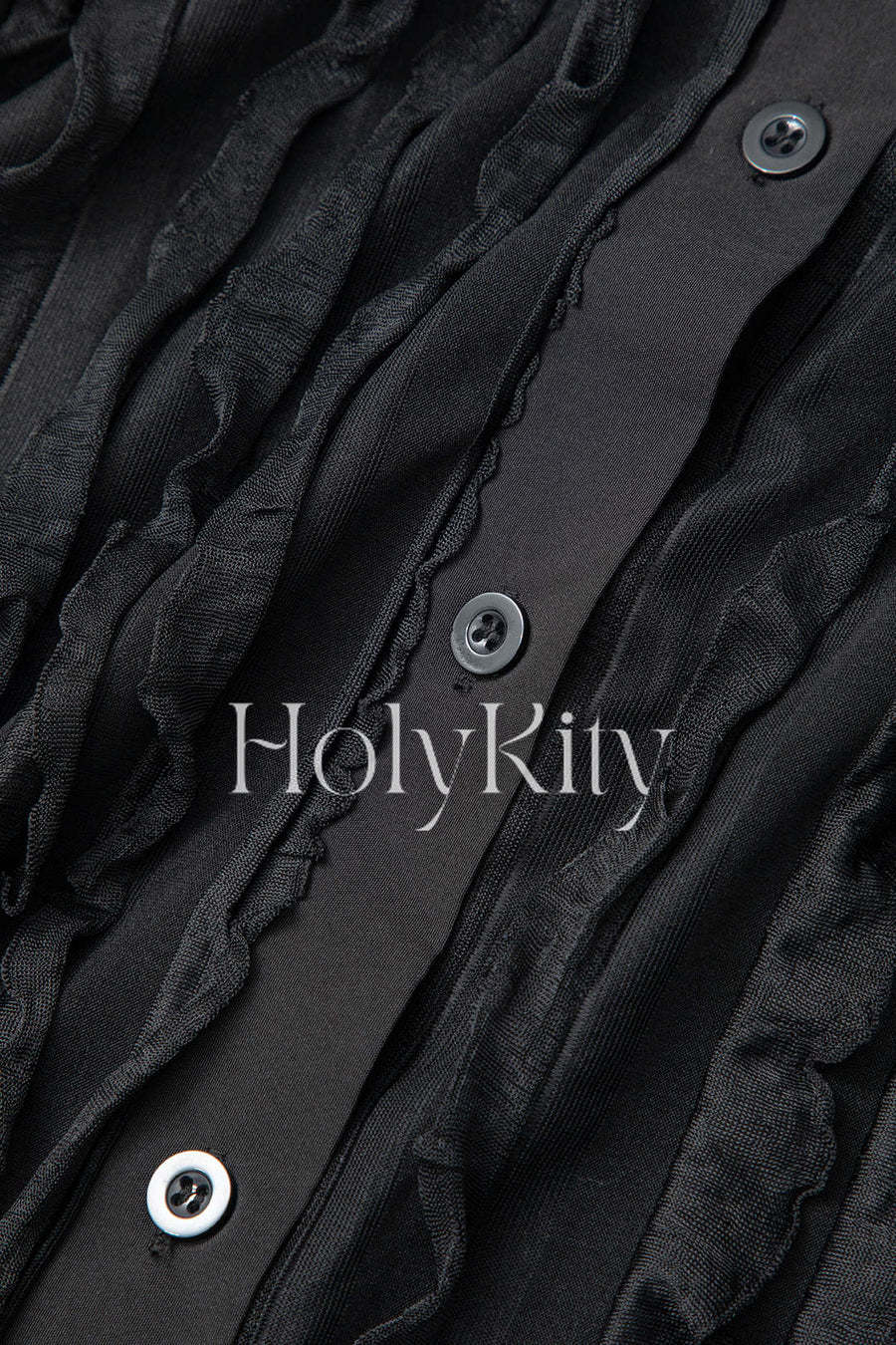 Schulterfreies, strukturiertes Maxikleid mit Knopfleiste und Schlitz und langen Ärmeln