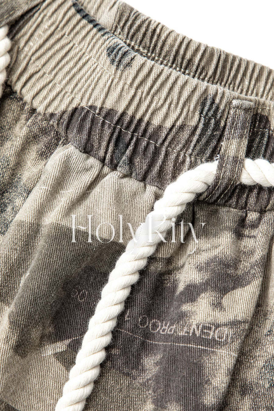 Cargohose mit Batikmuster und hoher Taille, mehreren Taschen und Seilschnürung, geradem Bein