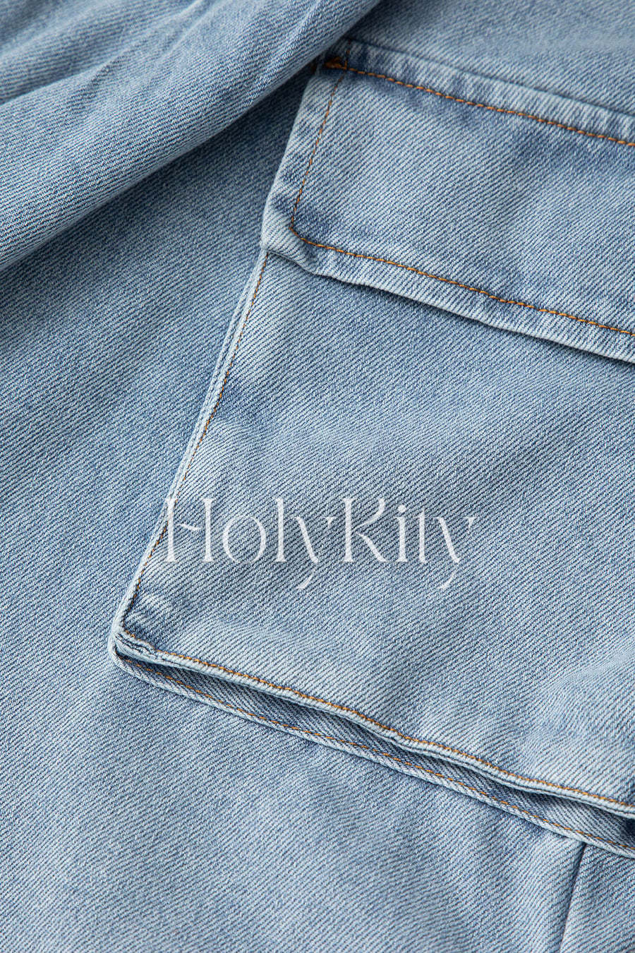 Cargohose mit hoher Taille und Pattentaschen und Nahtdetail