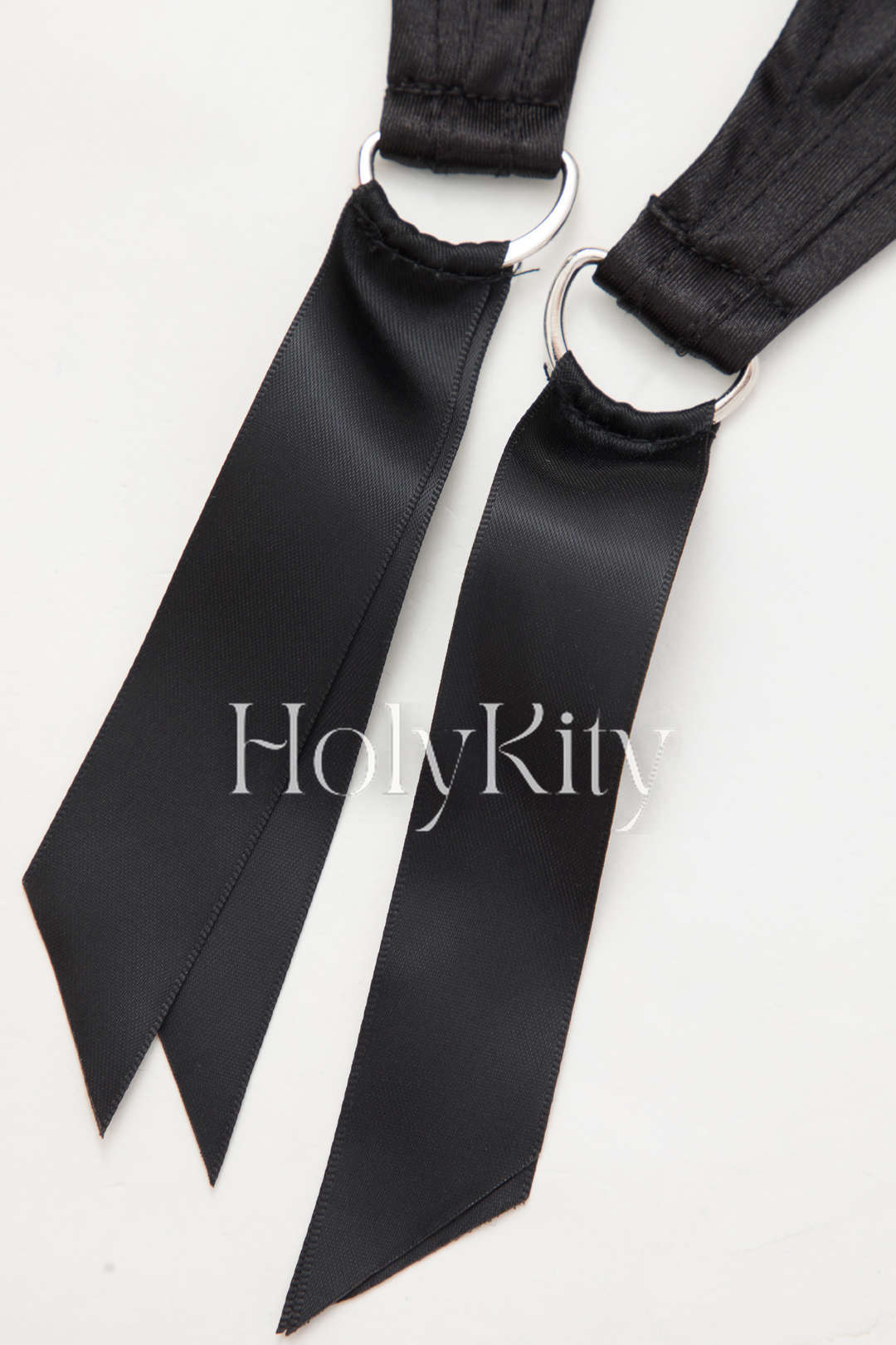 Satin-Camisole mit Strumpfband und Spitze