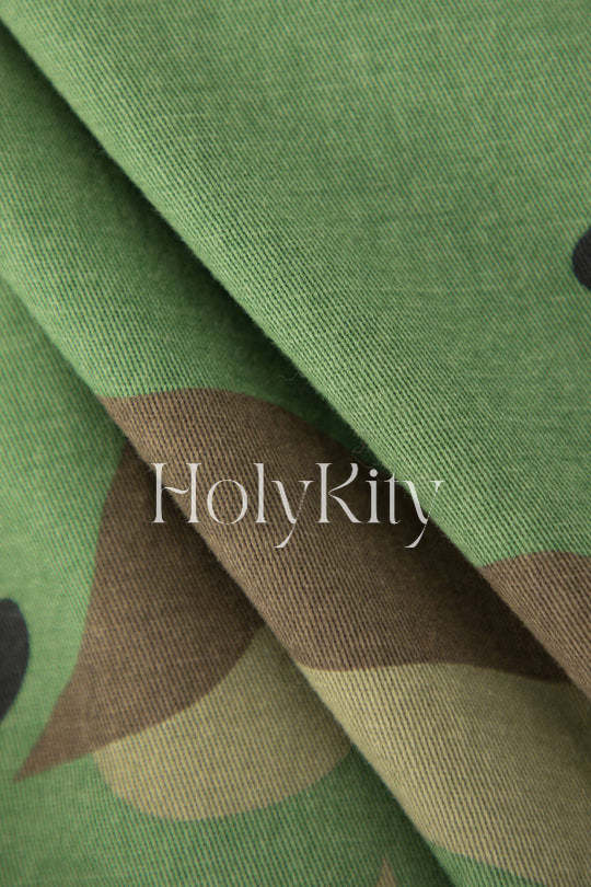 Asymmetrisches ärmelloses Hemd mit Camouflage-Print 