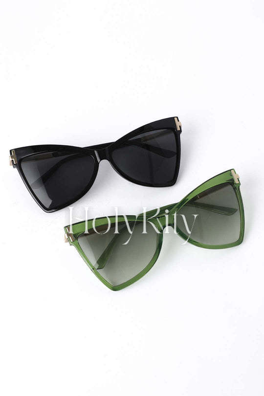 Lunettes de soleil œil de chat inclinées 