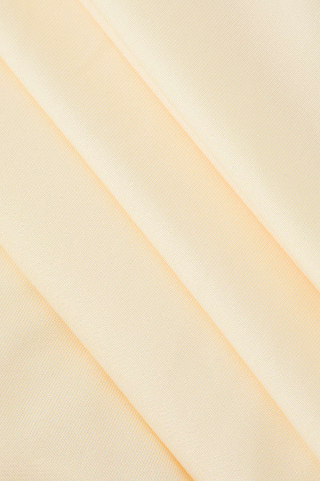Maxikleid mit Schlitz und Rüschensaum 