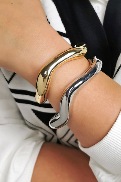Exaggerated alloy wide edge bracelet