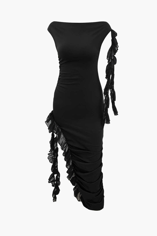 Robe longue asymétrique à volants et épaules dénudées 