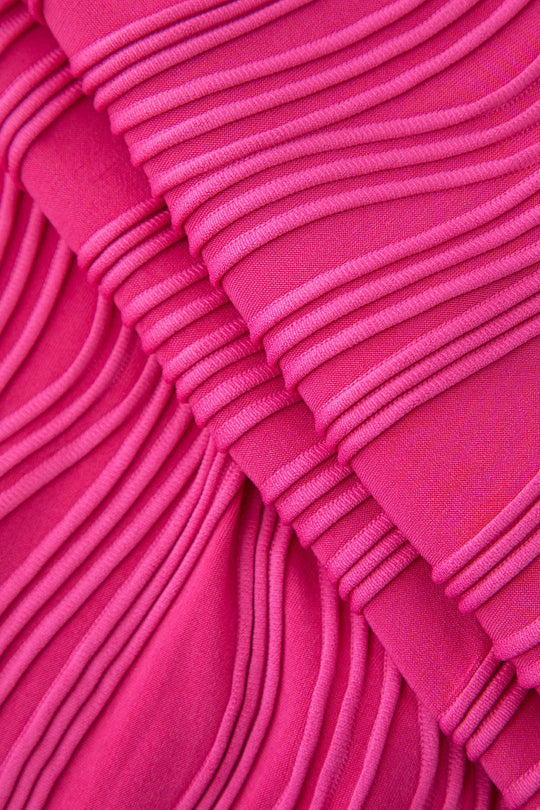 Strukturiertes Maxikleid mit One-Shoulder-Träger 