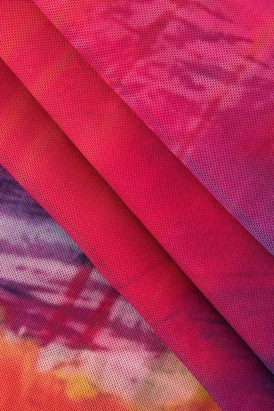 Maxikleid aus Netzstoff mit abstraktem Print 