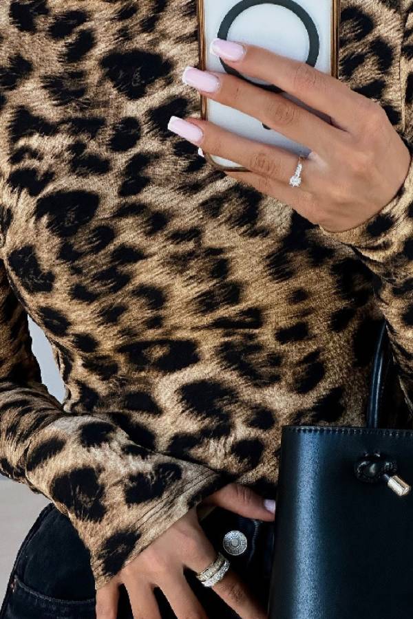 Leopard print turtleneck slim-fit long-sleeved top