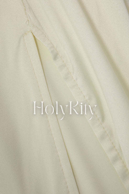 Maxikleid aus Satin mit Neckholder und Schlitz 