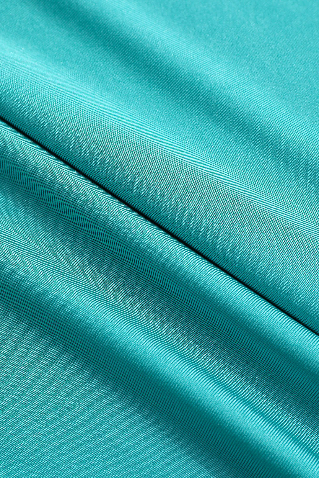 Robe midi contrastée à devant torsadé 
