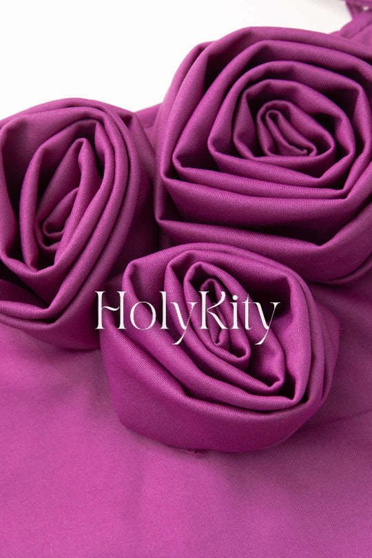 Asymmetrisches Midikleid mit Schlitz und 3D-Rose 