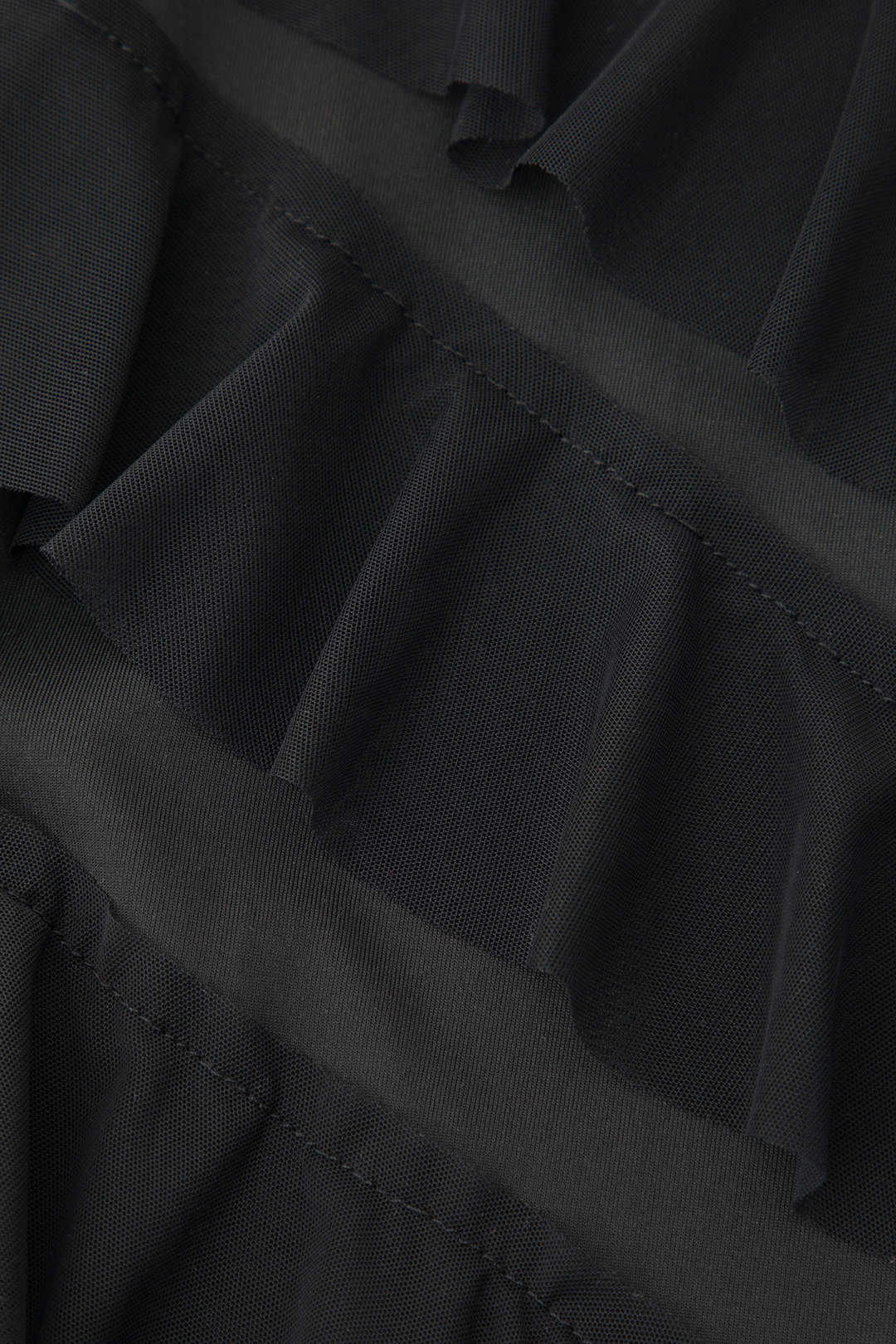 Mini-robe asymétrique à volants et dos nu 