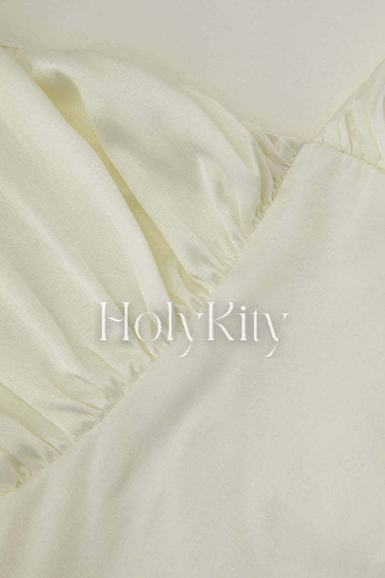 Maxikleid aus Satin mit Neckholder und Schlitz 
