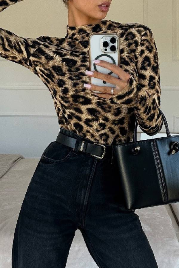 Leopard print turtleneck slim-fit long-sleeved top