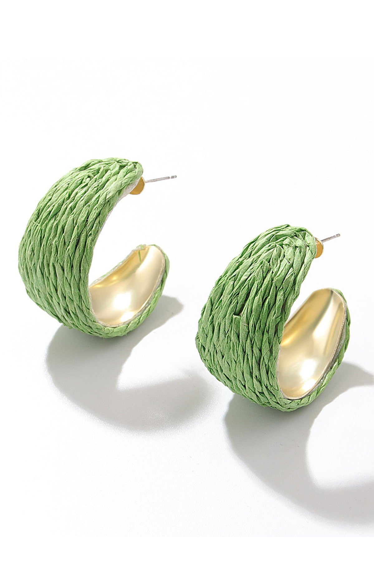 Boucles d'oreilles bohèmes en raphia tissé à la main 