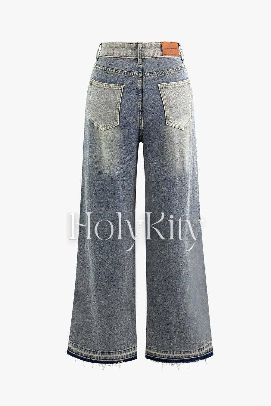 Jean taille haute à ourlet effiloché et jambe droite 