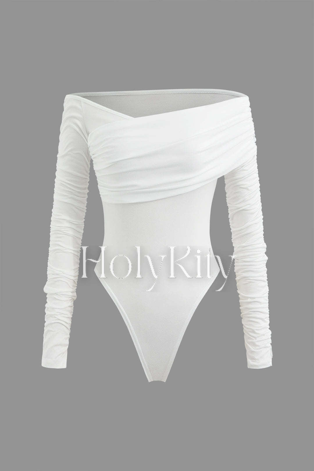 Body asymétrique à épaules dénudées et manches longues froncées 